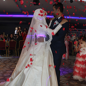 DÜĞÜN