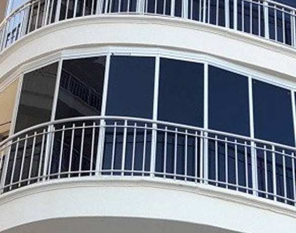 Cam Balkon