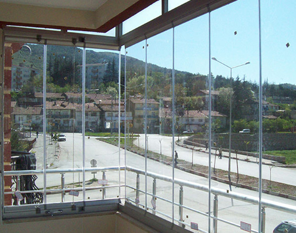 Cam Balkon