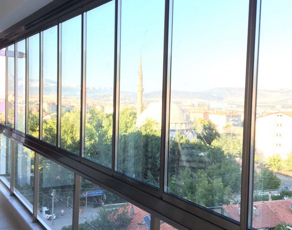 Cam Balkon